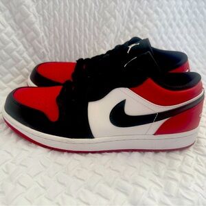 “MENS SIZE 9.5” Jordan 1 Low Bred Toe